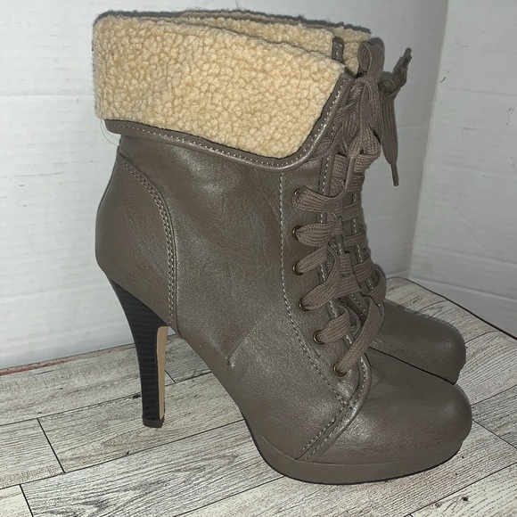 Madden Girl Fuzzy Band high Heel Boot size 7 1/2 - Picture 2 of 10